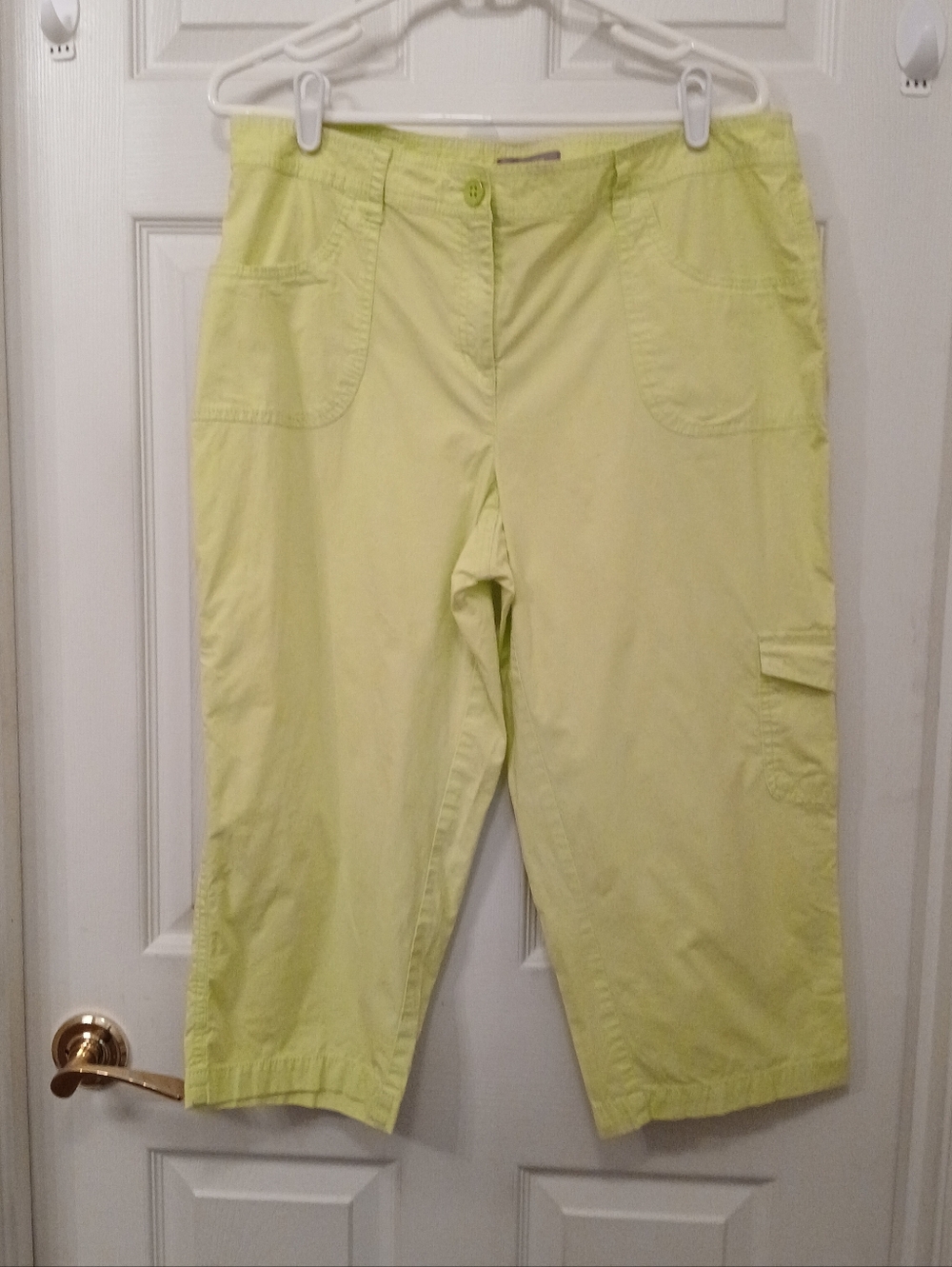 Chico's Cargo Capris Women's Size L Chico Size 2 Lime Green Summer Beachy Retro